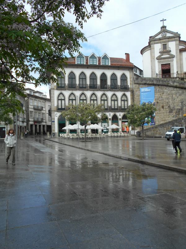 雨のレプブリカ広場　in Portugal Amarante