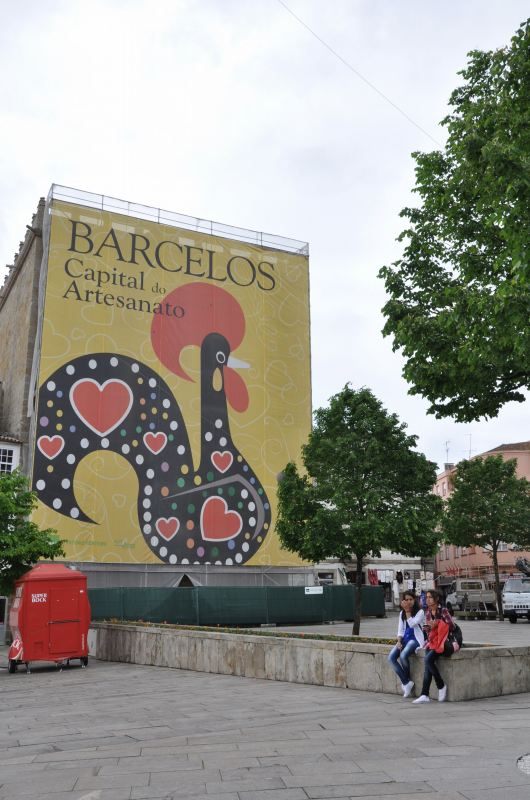 工事中もガロの絵　in Portugal Barcelos