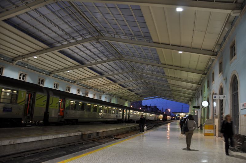 夜のホーム　in Portugal
